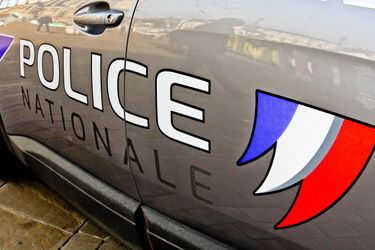La victime, souffrant de graves blessures &agrave; la t&ecirc;te, a &eacute;t&eacute; op&eacute;r&eacute;e en neuro-chirurgie pour la pose de plaques.