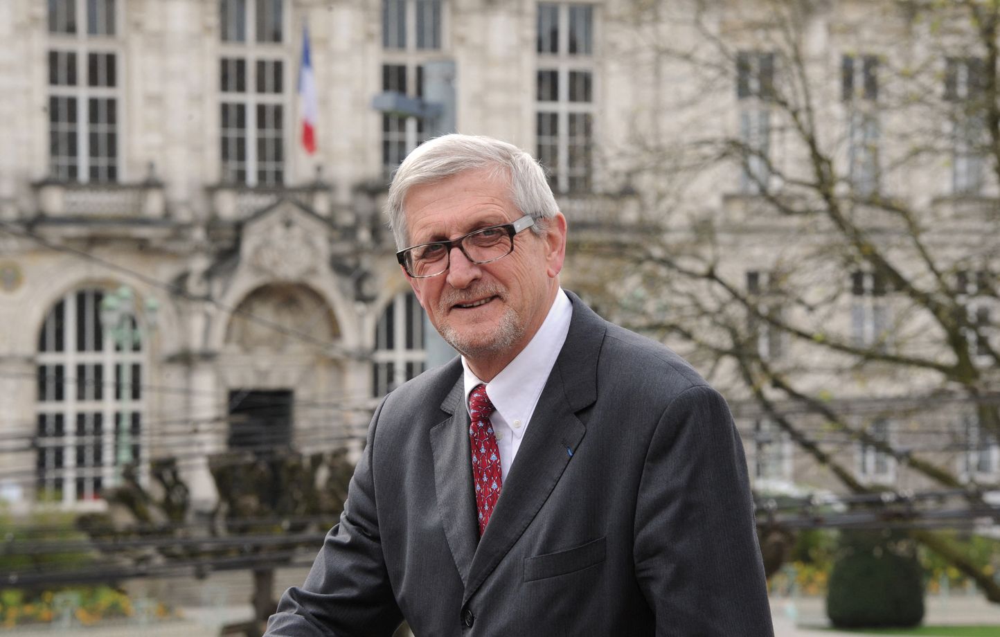 , L&eacute;gislatives 2024 : Le maire de Limoges agress&eacute; en marge d&rsquo;une manifestation o&ugrave; il voulait &eacute;teindre le barbecue