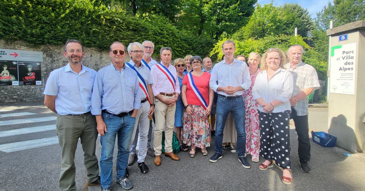 , L&eacute;gislatives en Is&egrave;re Olivier V&eacute;ran rassemble des &eacute;lus pour soutenir l&rsquo;&eacute;lu agress&eacute; alors qu&rsquo;il collait des affiches