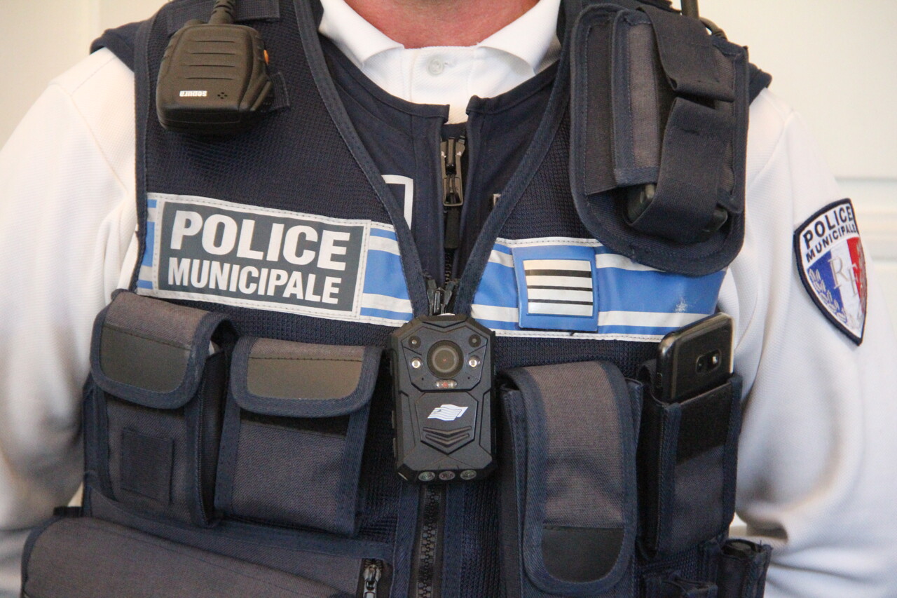 , Aveyron. Il donne un coup de poing &agrave; un policier en civil devant sa famille
