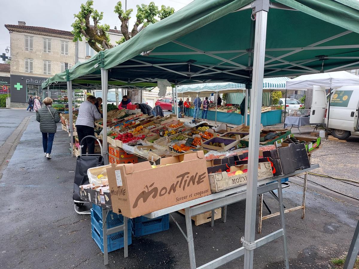 , Chalais : le primeur agress&eacute; et d&eacute;pouill&eacute; de son camion &agrave; la fin du march&eacute;