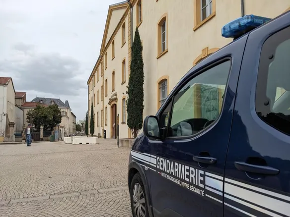 , L&rsquo;ancien cadre bancaire avait &laquo;&nbsp;p&eacute;t&eacute; les plombs&nbsp;&raquo; et menac&eacute; deux maires du Roannais, puis un voisin