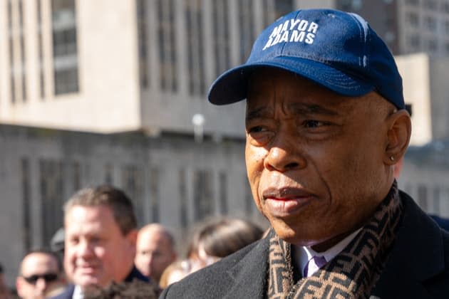 , Le maire de New York Eric Adams promet de coop&eacute;rer &agrave; l&rsquo;enqu&ecirc;te pour corruption le visant