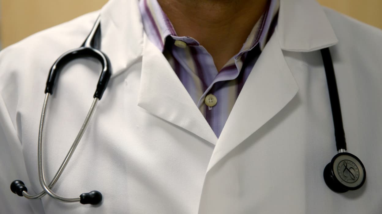 , Marseille: apr&egrave;s l&rsquo;agression subie par une m&eacute;decin, la profession r&eacute;clame des &laquo;&nbsp;mesures urgentes&nbsp;&raquo;