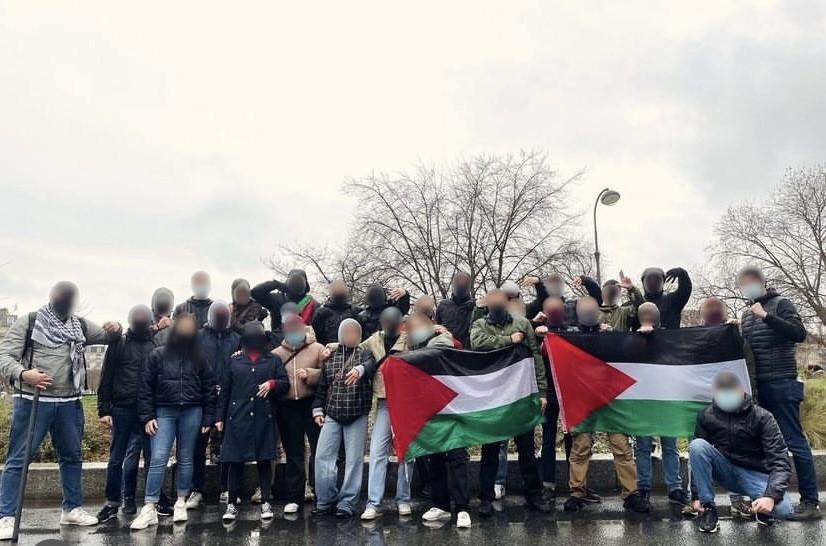 , Paris : huit membres de la &laquo;Jeune Garde&raquo;, fond&eacute;e par le candidat LFI Rapha&euml;l Arnault, mis en examen pour une agression antis&eacute;mite