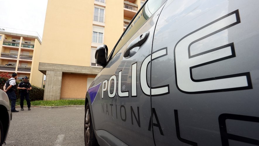 , Un &eacute;lu municipal soup&ccedil;onn&eacute; de viol et d&rsquo;agression sexuelle sur mineur, il a &eacute;t&eacute; plac&eacute; en d&eacute;tention provisoire avec un complice