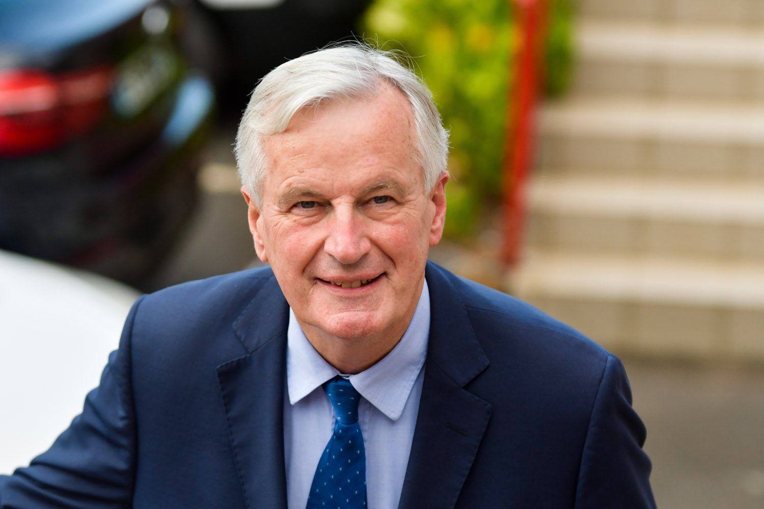 , Les r&eacute;actions locales &agrave; la nomination de Michel Barnier &agrave; Matignon