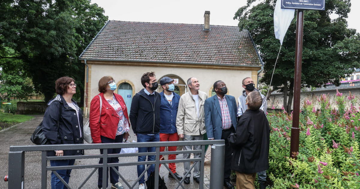 , Moselle Le maire de Metz envisage de d&eacute;baptiser le jardin Abb&eacute;-Pierre : la plaque a d&eacute;j&agrave; disparu