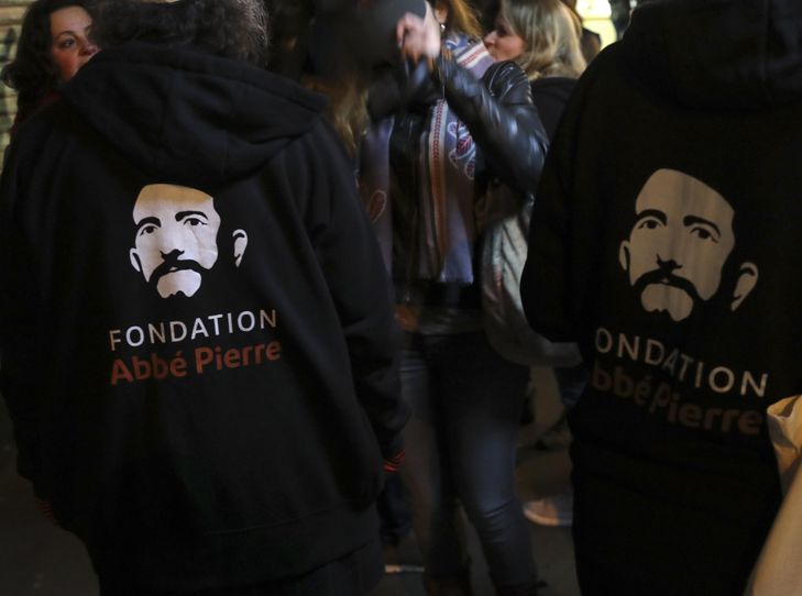 Nouvelles accusations de violences sexuelles contre l'Abb&eacute; Pierre, sa Fondation va changer de nom