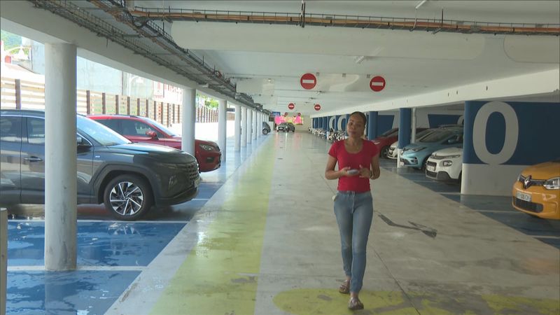 Parking Horizon, sur le front de mer de Basse-Terre.