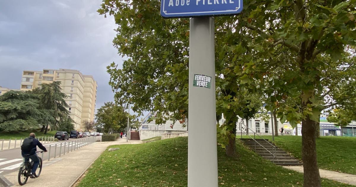 , Talant Changement de nom de la place Abb&eacute;-Pierre : &laquo; Une parodie de d&eacute;mocratie