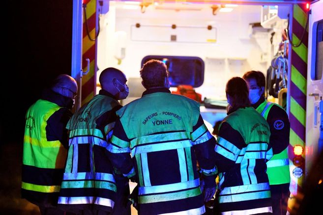 Un homme de 25 ans meurt dans un accident de la route &agrave; Courson-les-Carri&egrave;res, apr&egrave;s l'embrasement de sa voiture