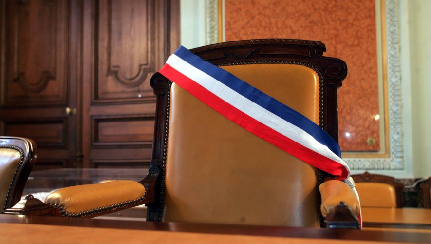 , Violences envers les &eacute;lus : &laquo;&nbsp;Un peu comme une montre&nbsp;&raquo;&hellip; Un bracelet connect&eacute; avec la police mis &agrave; disposition des maires et d&eacute;put&eacute;s