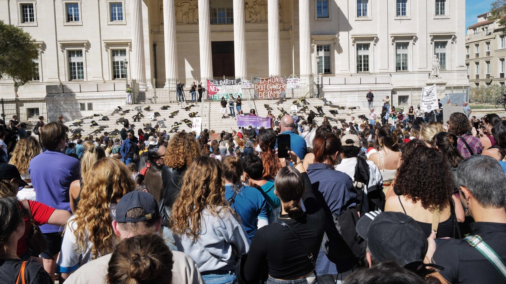 , Viols de Mazan : 500 personnes rassembl&eacute;es &agrave; Marseille en soutien &agrave; Gis&egrave;le Pelicot