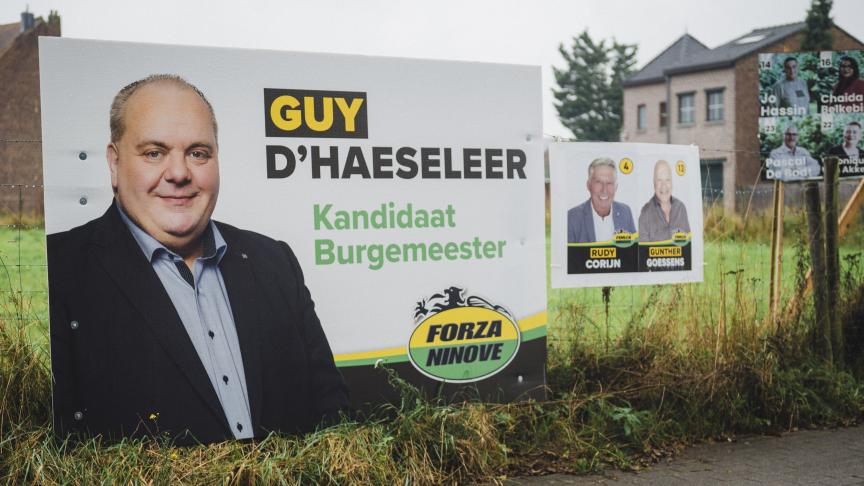 A Ninove, le visage du nouveau bourgmestre Vlaams Belang est partout.