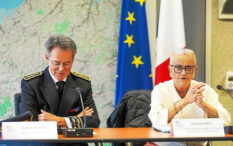 Fran&ccedil;oise Gatel &eacute;tait aux c&ocirc;t&eacute;s de St&eacute;phane Rouv&eacute;, pr&eacute;fet des C&ocirc;tes-d&rsquo;Armor, pour animer cette r&eacute;union sur la lutte contre les violences aux &eacute;lus.