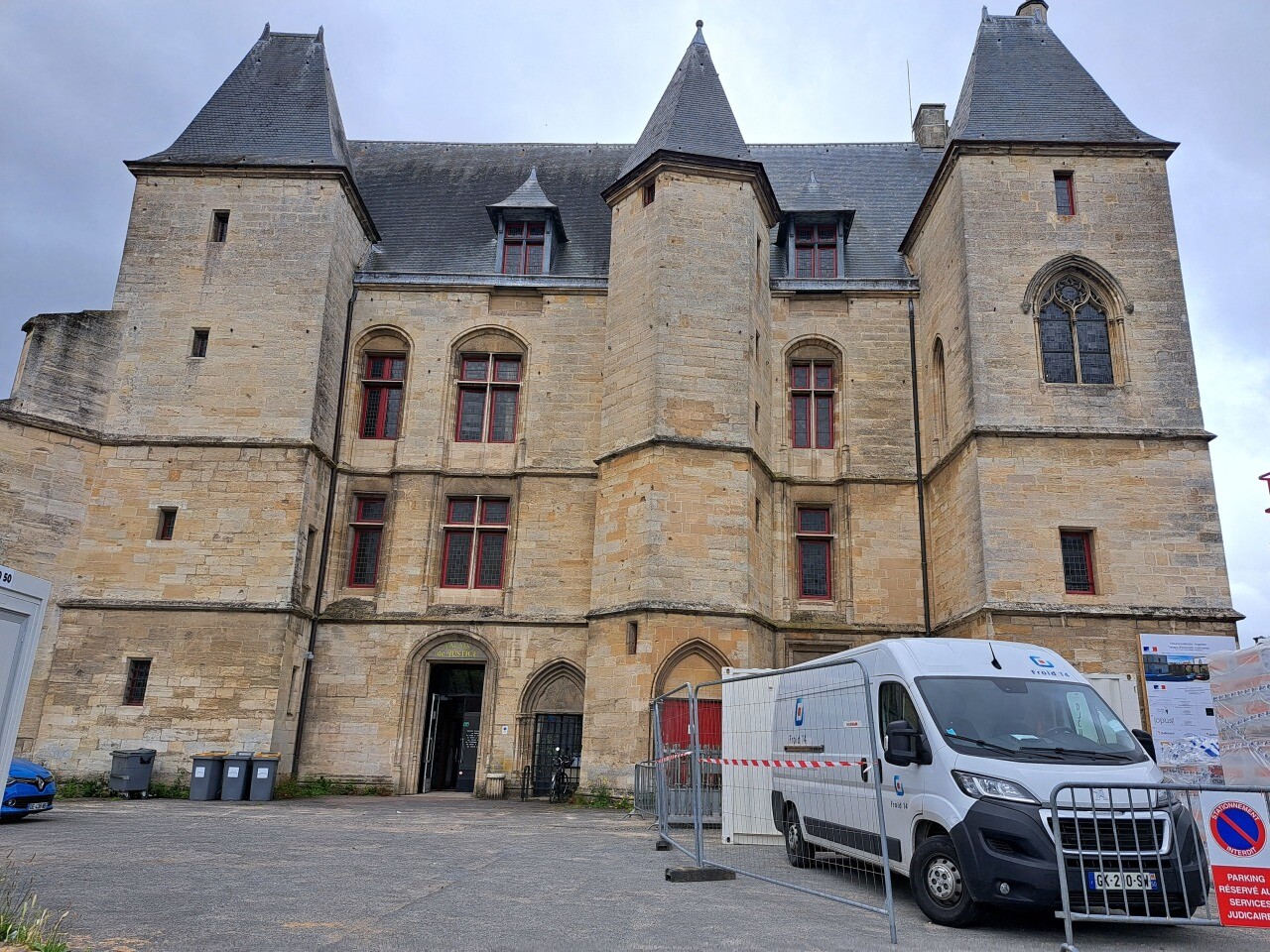 , Il frappe et insulte des policiers &agrave; Flers : &laquo; C&rsquo;est pas moi, c&rsquo;est l&rsquo;alcool