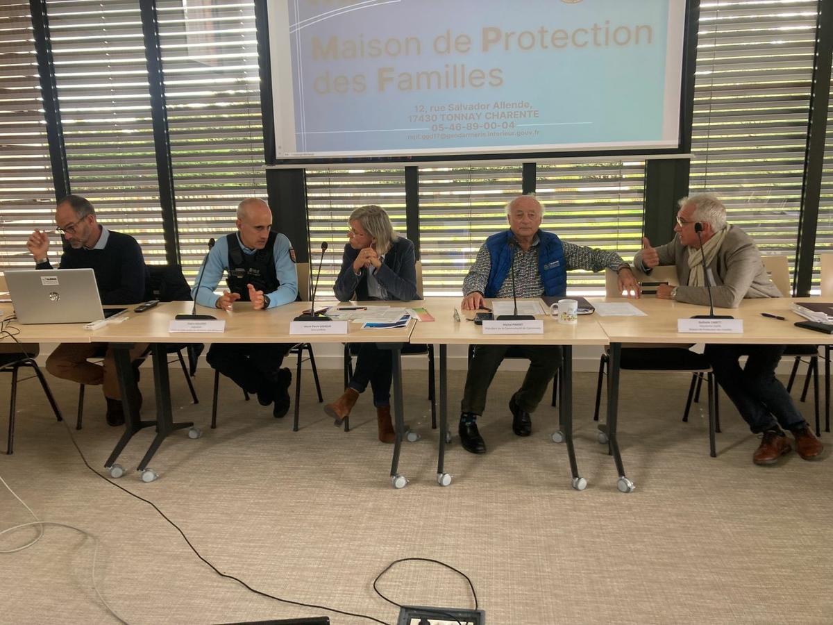 , Saint-Pierre-d&rsquo;Ol&eacute;ron : les &eacute;lus sensibilis&eacute;s aux violences intrafamiliales sur leur territoire