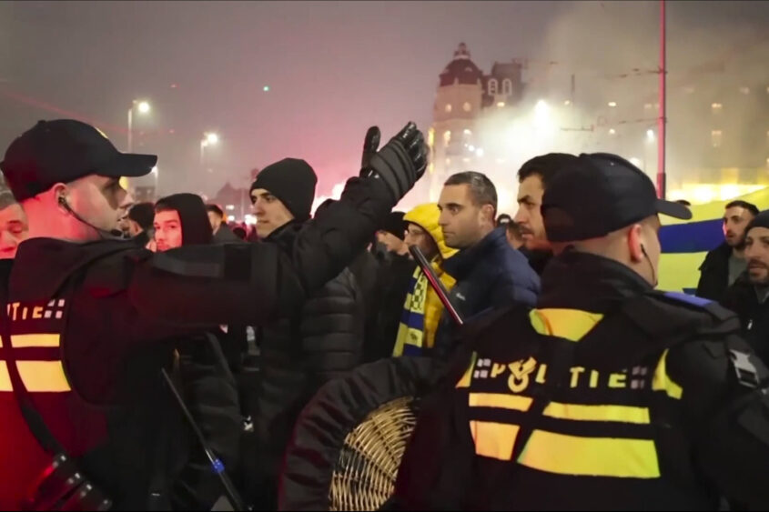 , Amsterdam : l&rsquo;agression des supporters isra&eacute;liens suscite une vague d&rsquo;indignation internationale