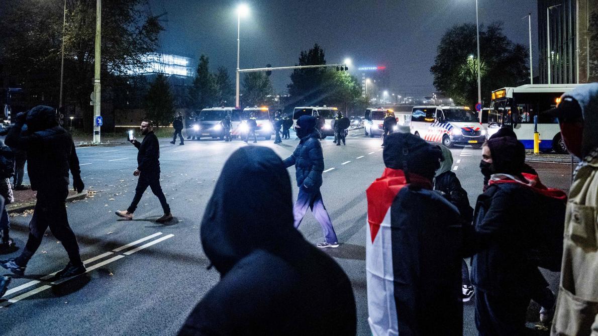 , L&rsquo;agression de supporters isra&eacute;liens &agrave; Amsterdam suscite un toll&eacute; en Isra&euml;l