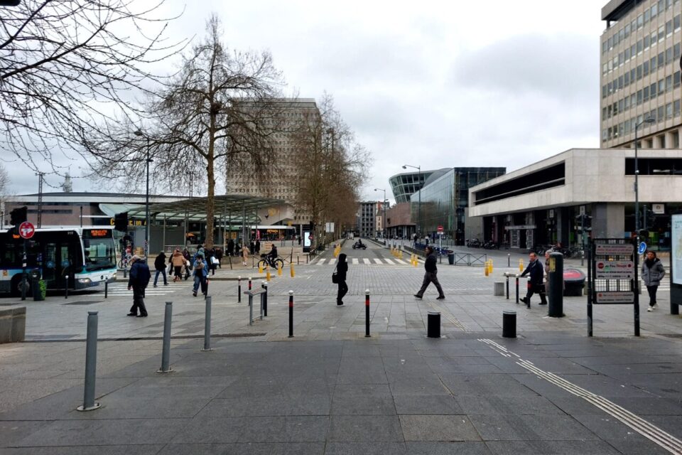 L'esplanade Charles-de-Gaulle est aussi concern&eacute;e par l'arr&ecirc;t&eacute;.