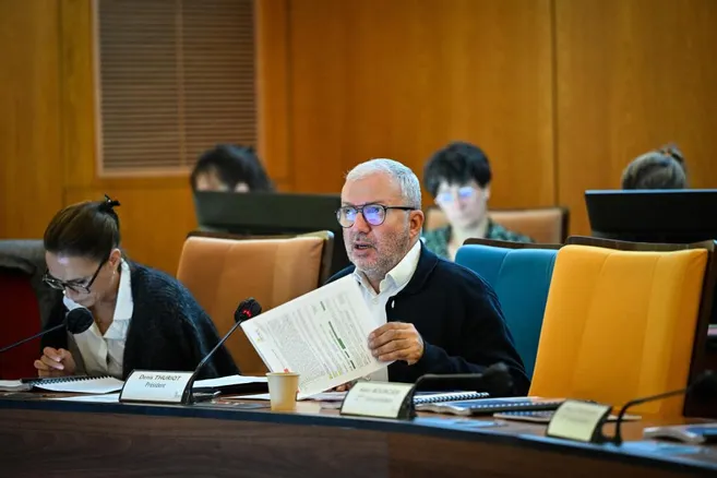 , Deux d&eacute;put&eacute;s RN veulent porter plainte contre le maire de Nevers pour diffamation