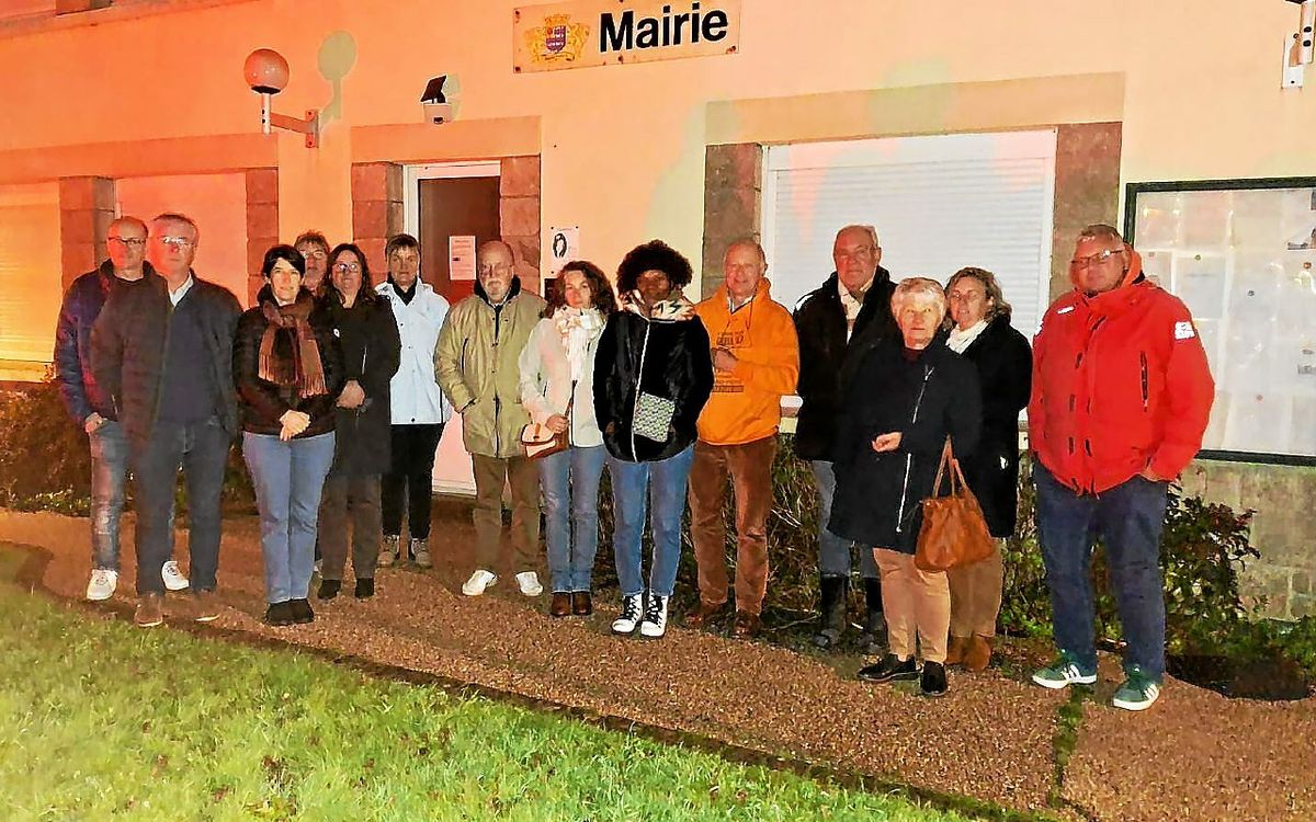 , &Eacute;lus et citoyens ont rendu hommage aux victimes de violences conjugales, &agrave; Berric