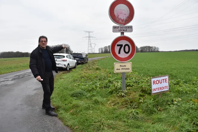 , Fermeture de route, d&eacute;gradations de mat&eacute;riel, agression&hellip; Le ras-le-bol du maire de ce village du Loiret