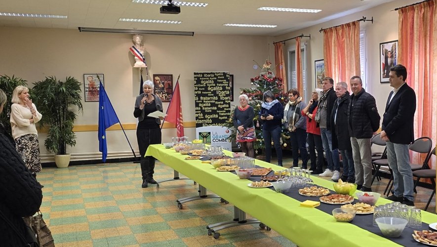 , Les v&oelig;ux de la maire au personnel communal