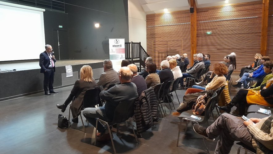, Naucelle. Violences faites aux femmes : les services et dispositifs pr&eacute;sent&eacute;s aux &eacute;lus