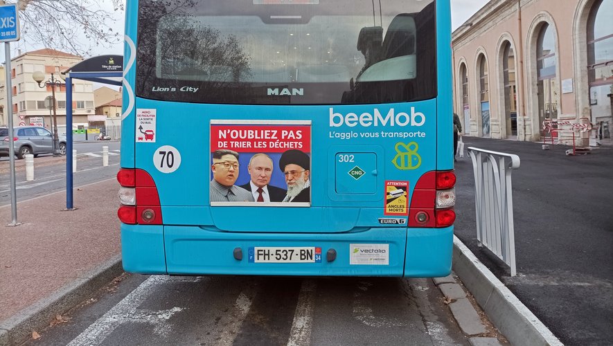 , Affiches de Poutine, Kim Jong-Un et Khamenei sur les bus de B&eacute;ziers : l&rsquo;Iran se dit insult&eacute;, Robert M&eacute;nard les retire