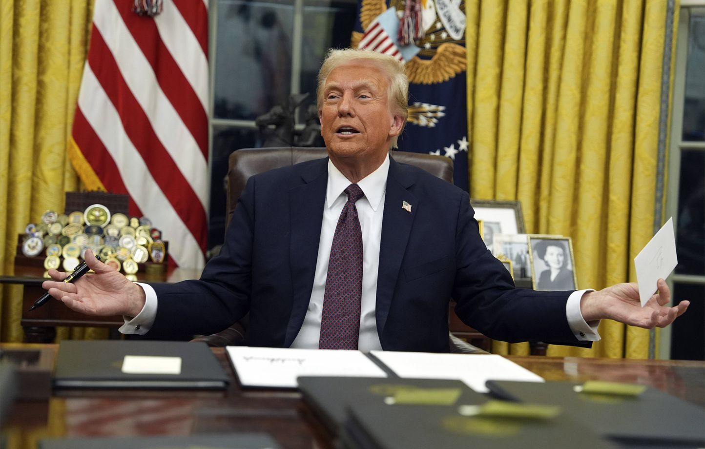 , Investiture de Trump : Gr&acirc;ce des assaillants du Capitole&hellip; &laquo; QAnon Shaman &raquo; exulte, une &laquo; trahison &raquo; pour les policiers