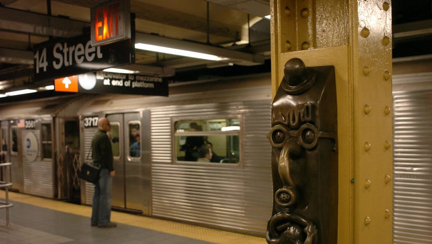 , &laquo;&nbsp;Un acte de violence effroyable&nbsp;&raquo; : un homme a &eacute;t&eacute; froidement pouss&eacute; sous le m&eacute;tro New-Yorkais, il survit par miracle
