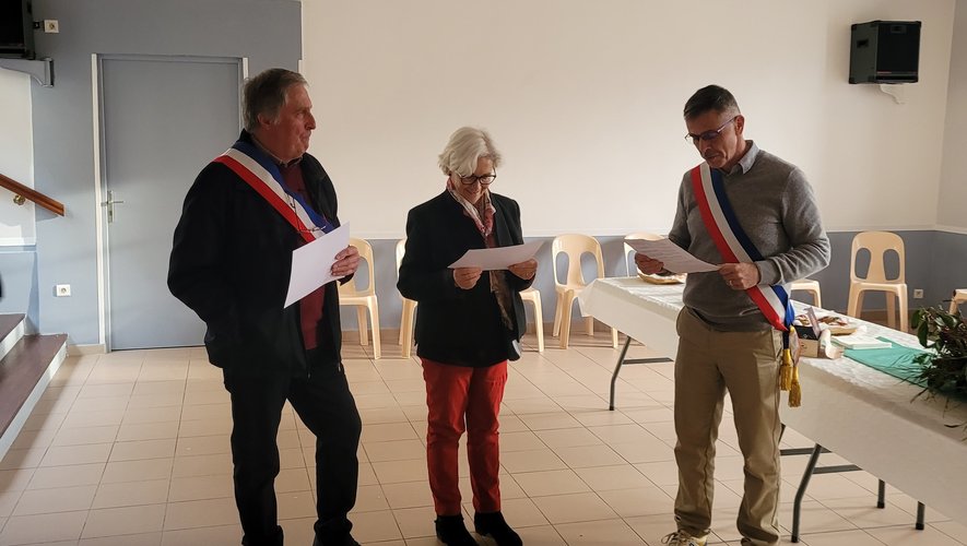 , Airoux. Deux &eacute;lus &eacute;pingl&eacute;s par le maire