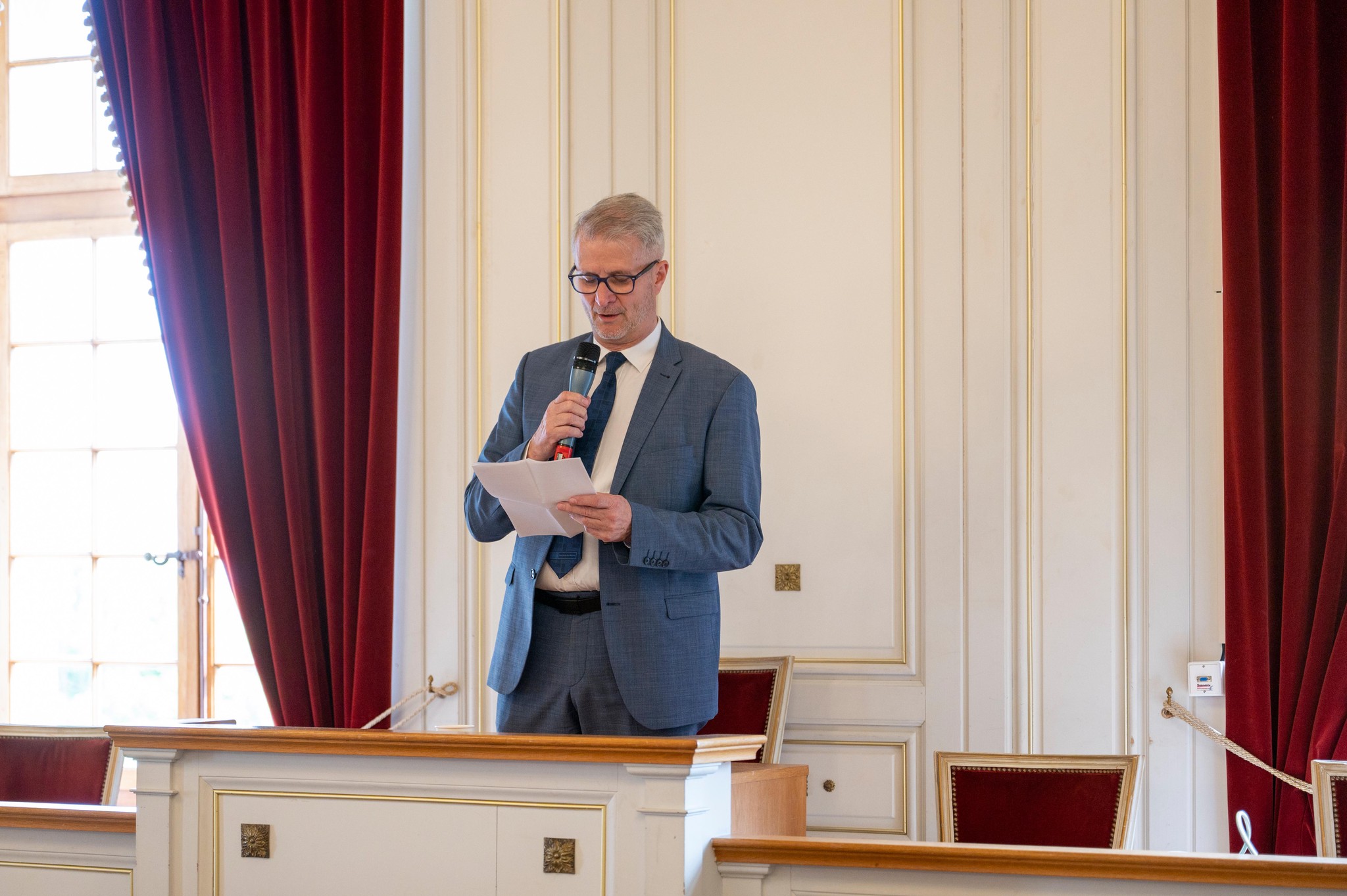 Christian Weiler, municipal, prononce un discours lors de la c&eacute;l&eacute;bration de la promotion d&rsquo;Yverdon Sport en Super League, mercredi 24 mai 2023.