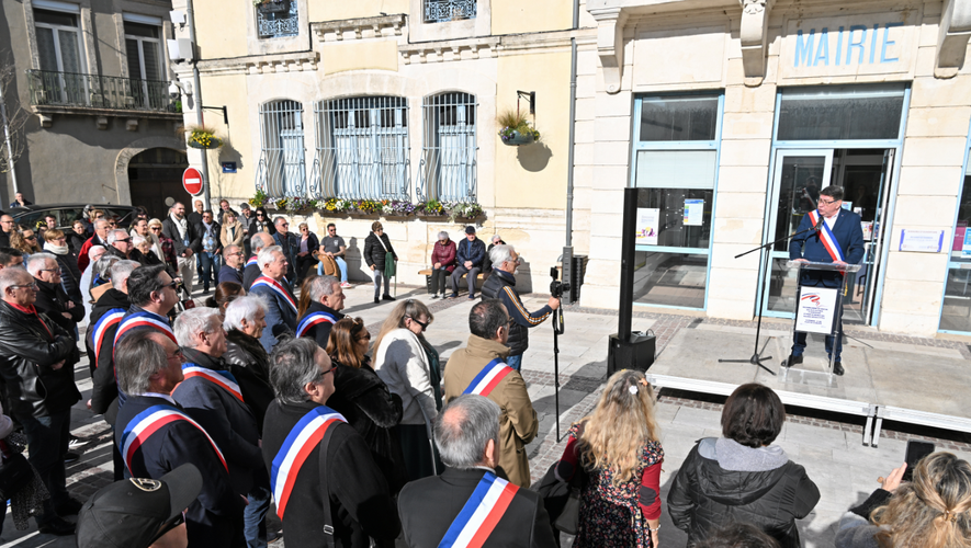 , &laquo;&nbsp;Nous sommes les souffre-douleurs de la soci&eacute;t&eacute;&nbsp;&raquo; : les &eacute;lus locaux r&eacute;unis dans l&rsquo;H&eacute;rault apr&egrave;s l&rsquo;agression du maire de P&eacute;rols