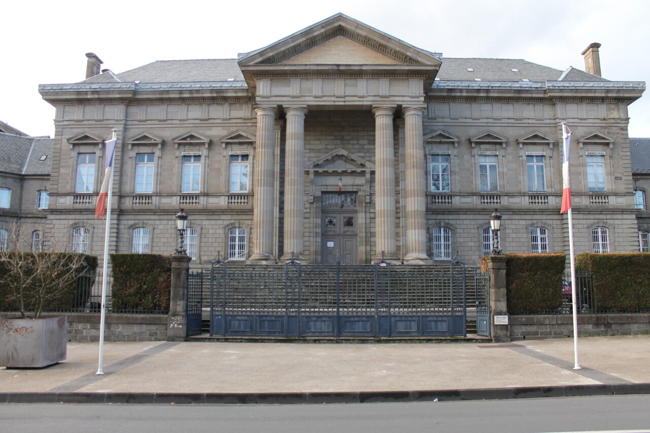 , Un maire du Cantal suspect&eacute; d&rsquo;agressions sexuelles sur mineurs de moins de 15 ans