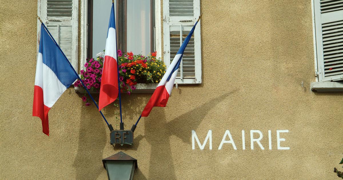 , Bouches-du-Rh&ocirc;ne : plusieurs adjoints du maire accus&eacute; de viols de La Penne-sur-Huveaune r&eacute;clament sa d&eacute;mission