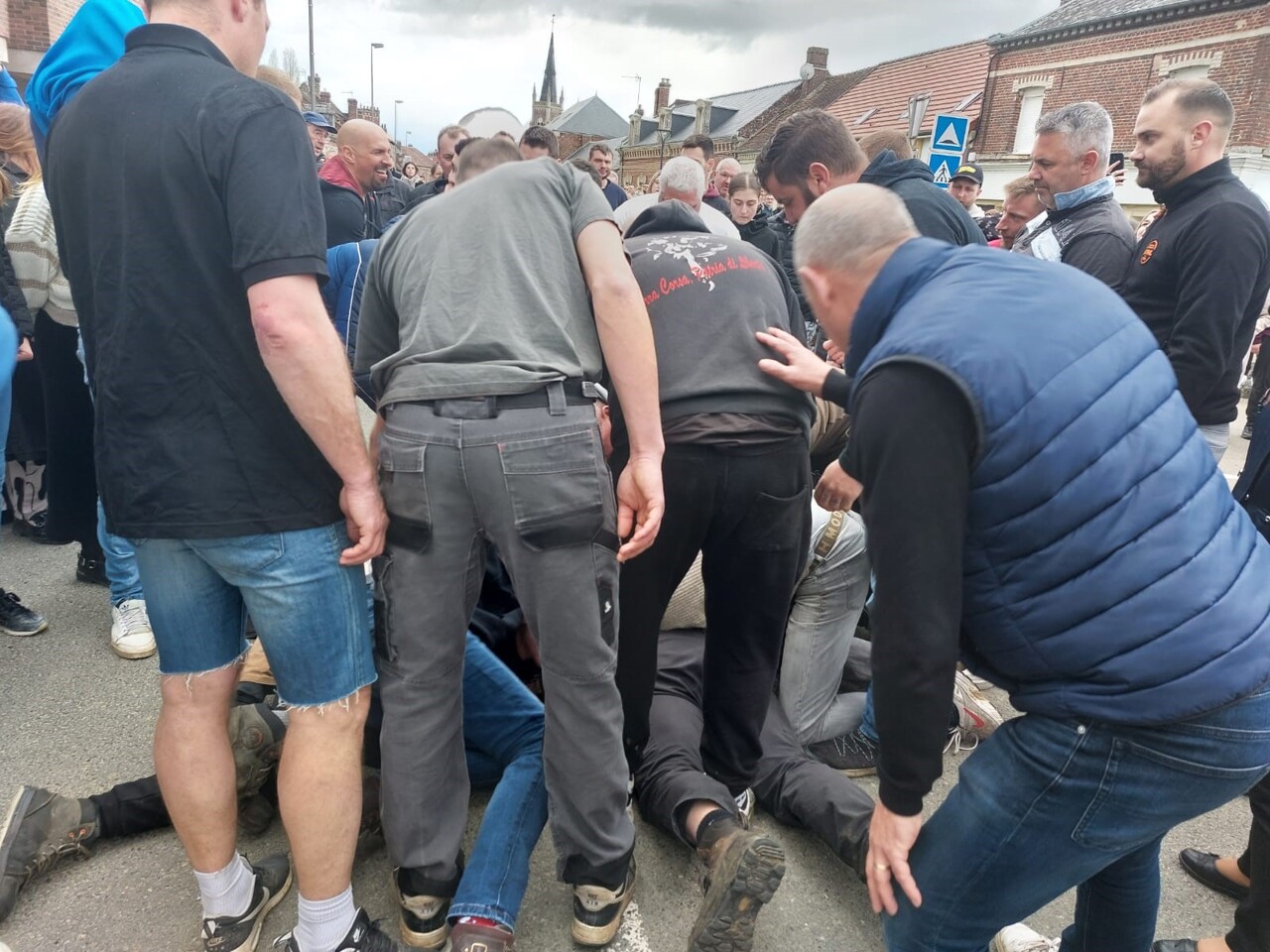 , La choule tourne &agrave; l&rsquo;agression dans l&rsquo;Oise, un joueur se prend &laquo;&nbsp;un pain&nbsp;&raquo; pour une histoire de c&oelig;ur