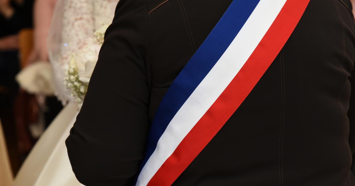 , Marseille : un maire mis en examen pour viol se rend au conseil m&eacute;tropolitain et suscite la pol&eacute;mique