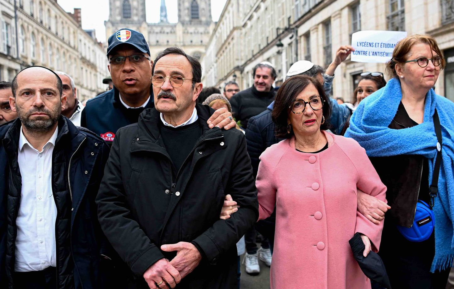 , Agression d&rsquo;un rabbin &agrave; Orl&eacute;ans : Plusieurs centaines de personnes r&eacute;unies pour une marche silencieuse
