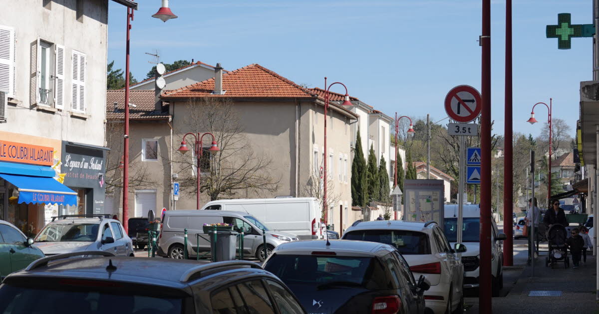 , Ain Un &eacute;lu et sa famille agress&eacute;s &agrave; la sortie d&rsquo;une soir&eacute;e &agrave; la salle polyvalente