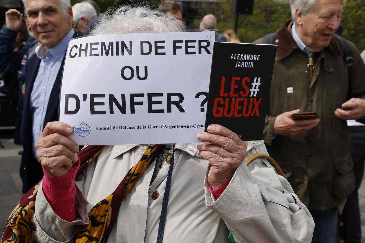 Les usagers d&eacute;noncent la d&eacute;gradation des trains du quotidien.