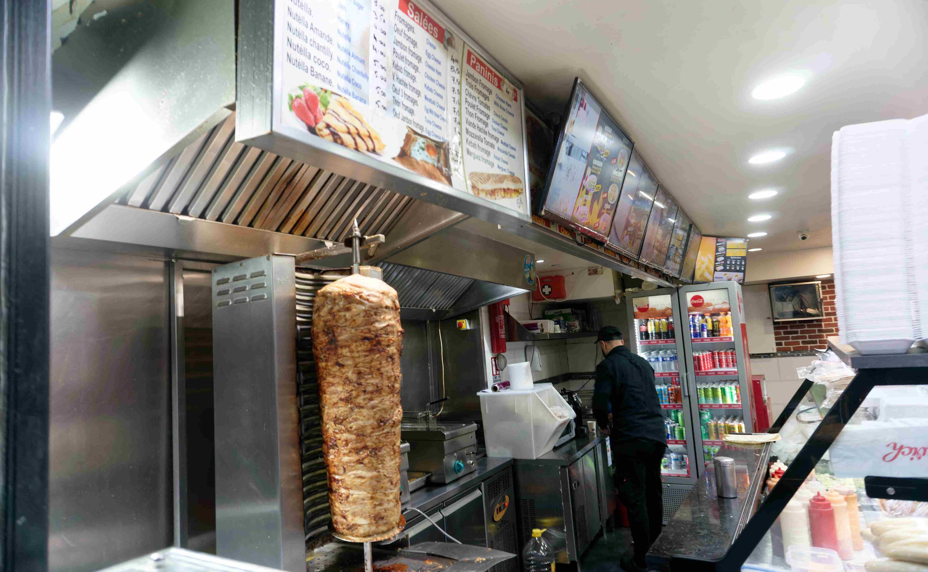 , Espagne : un &eacute;lu socialiste pass&eacute; &agrave; tabac et insult&eacute; de &laquo;p&eacute;d&eacute; de merde&raquo; dans un kebab de Murcie