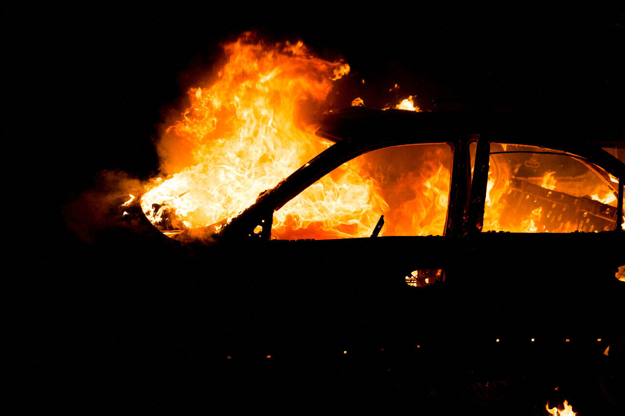 , Pr&egrave;s de Saint-Etienne : la voiture du maire de cette commune volontairement incendi&eacute;e chez lui