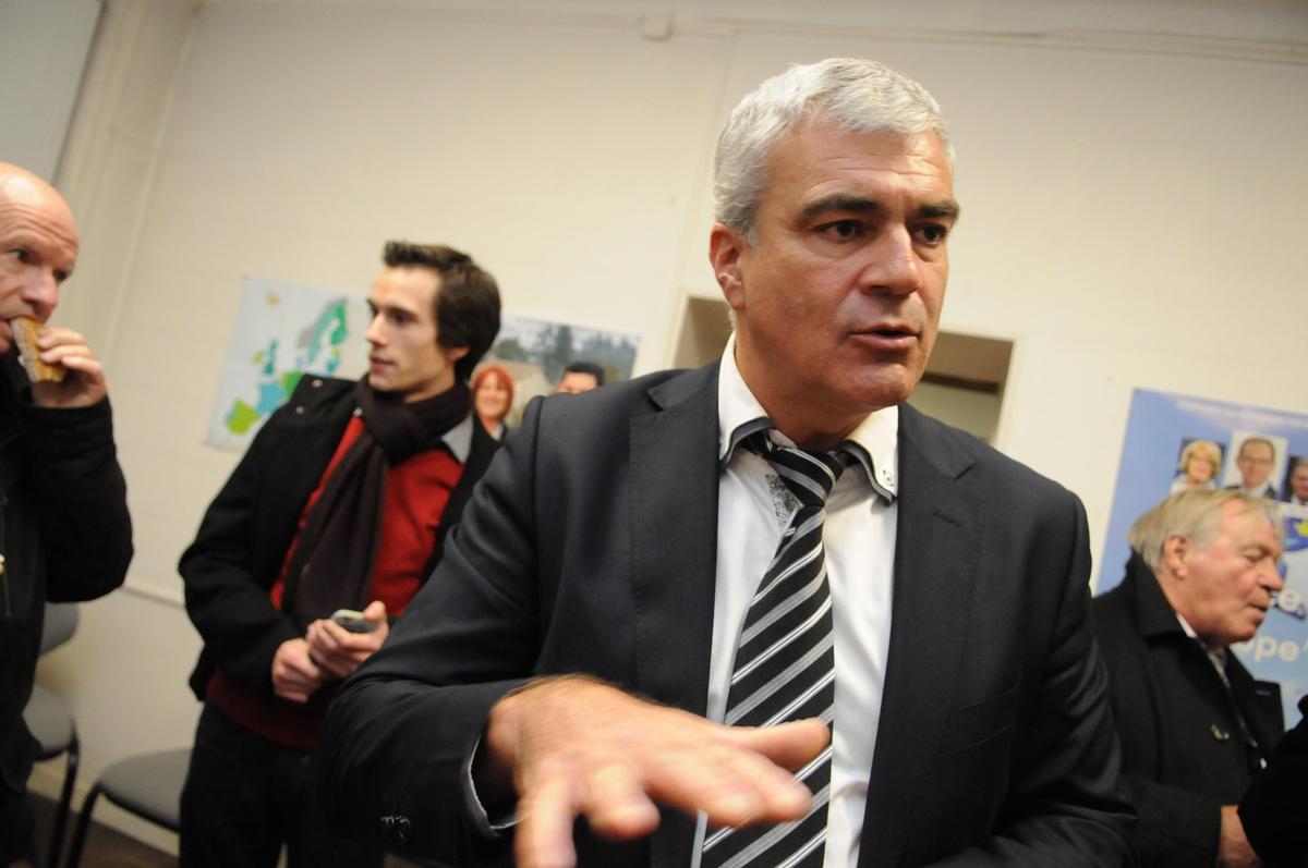 , Charente : enqu&ecirc;te ouverte apr&egrave;s l&rsquo;agression du maire de Vars, menac&eacute; par un habitant avec une pierre