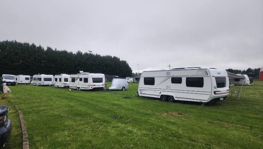 , Gens du voyage : &laquo;&nbsp;Ils m&rsquo;ont ceintur&eacute; et pouss&eacute; &agrave; terre&hellip;&nbsp;&raquo; Un maire agress&eacute; alors qu&rsquo;il tentait d&rsquo;emp&ecirc;cher l&rsquo;installation de caravanes