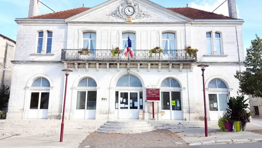 , &laquo;&nbsp;Il a voulu fracasser ma t&ecirc;te&nbsp;&raquo; : un maire violemment agress&eacute;, le suspect plac&eacute; en h&ocirc;pital psychiatrique