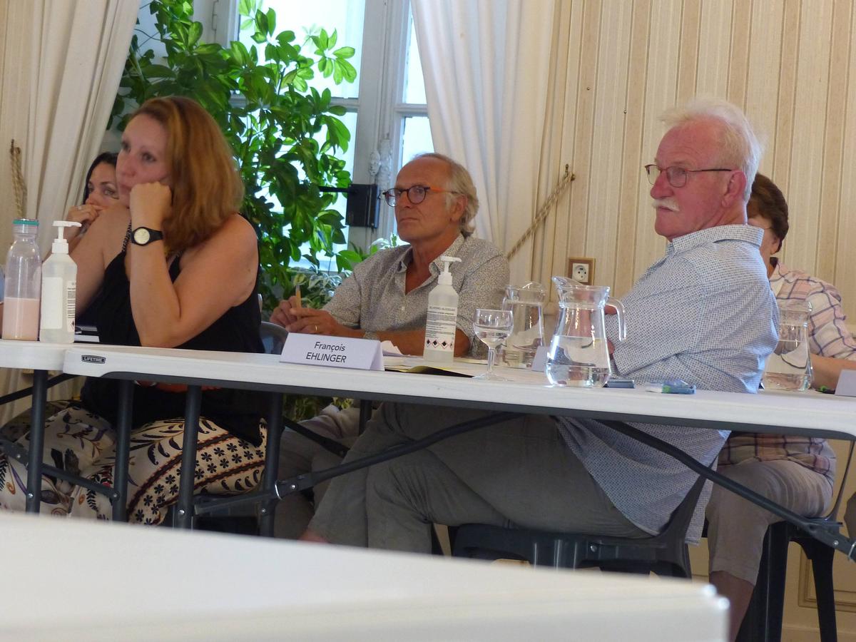 Caroline Audouin a pris la parole pour d&eacute;noncer des propos d&eacute;plac&eacute;s de son voisin, l&rsquo;&eacute;lu dissident Fran&ccedil;ois Ehlinger, &agrave; propos de Charlotte Toussaint.