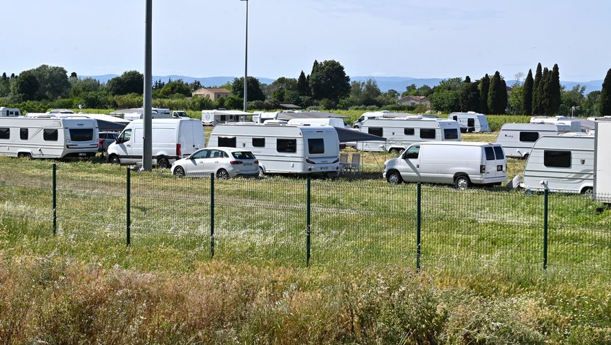 , &laquo;&nbsp;Le tee-shirt plein de sang&nbsp;&raquo; : il tentait d&rsquo;emp&ecirc;cher l&rsquo;installation ill&eacute;gale de 200 caravanes, un &eacute;lu agress&eacute; par des gens du voyage